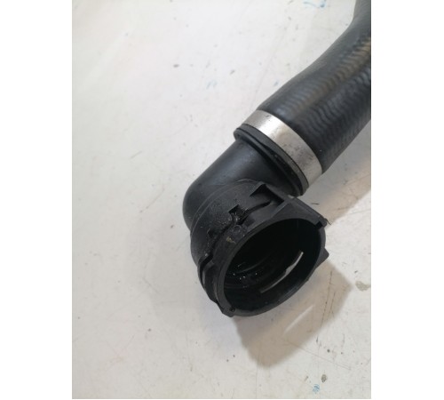 Патрубок системы охлаждения