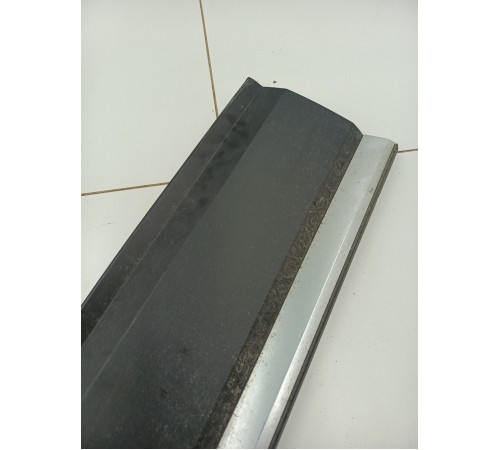 Накладка двери задняя правая нижняя