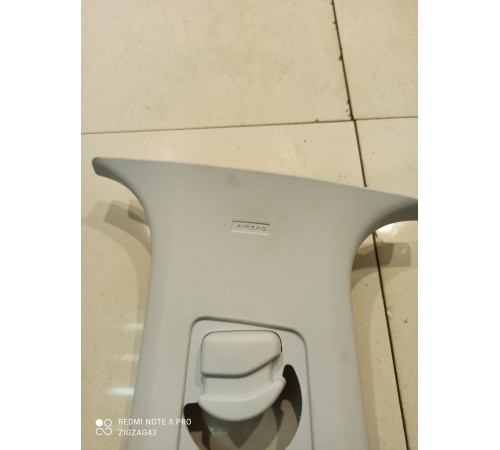 Обшивка стойки (средняя,левая)