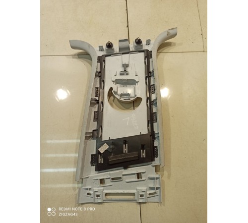 Обшивка стойки (средняя,левая)