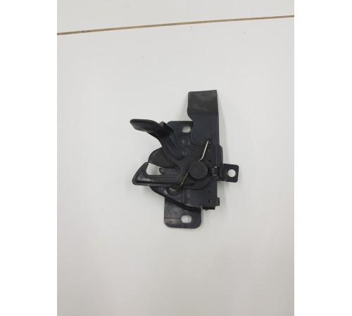 Замок капота