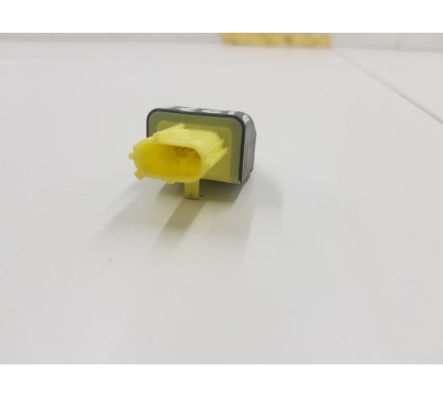 Датчик удара передний левый