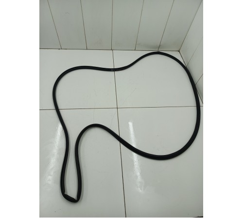 Уплотнитель двери передний правый