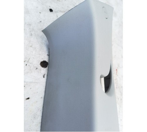 Обшивка задней стойки левая верхняя