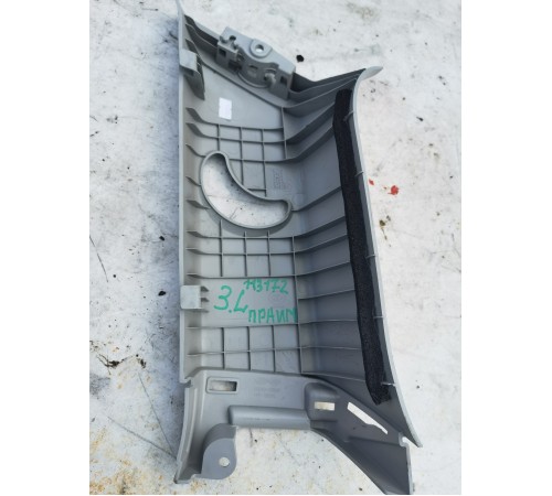 Обшивка задней стойки левая верхняя