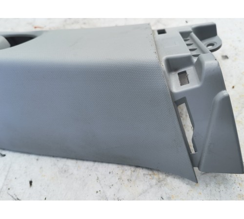 Обшивка задней стойки левая верхняя