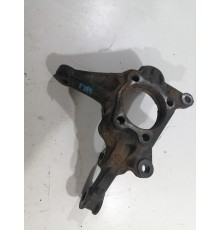 Кулак поворотный передний правый