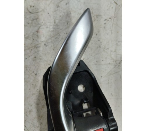 Ручка двери задняя правая внутренняя