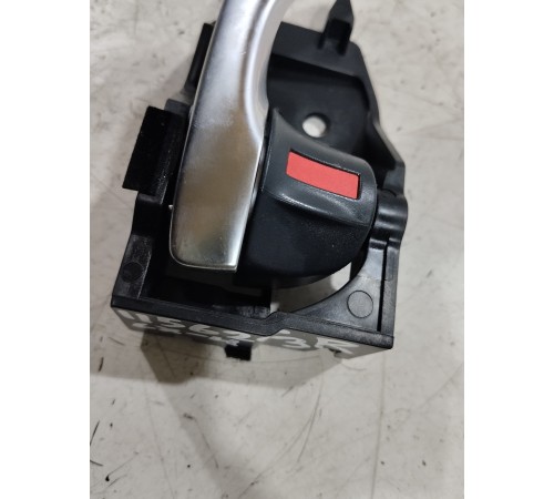 Ручка двери задняя правая внутренняя