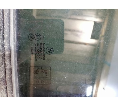 Стекло двери заднее левое, форточка