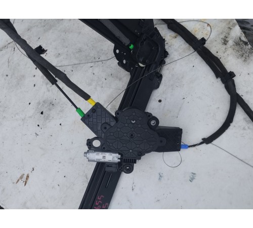 Электрошторка багажника задняя левая