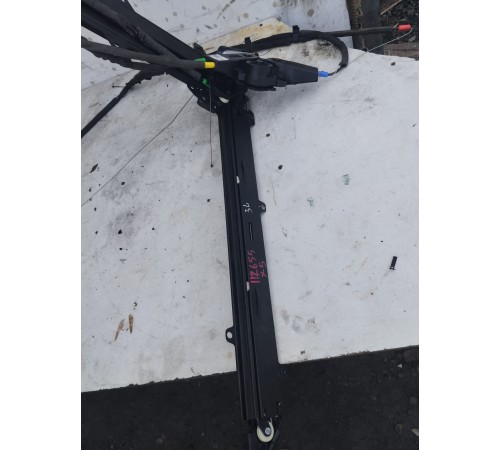 Электрошторка багажника задняя левая