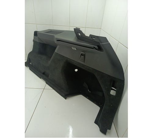 Обшивка багажника правая