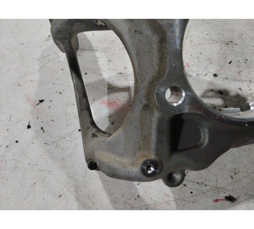 Кулак поворотный(задний левый)