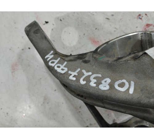 Кулак поворотный(задний левый)