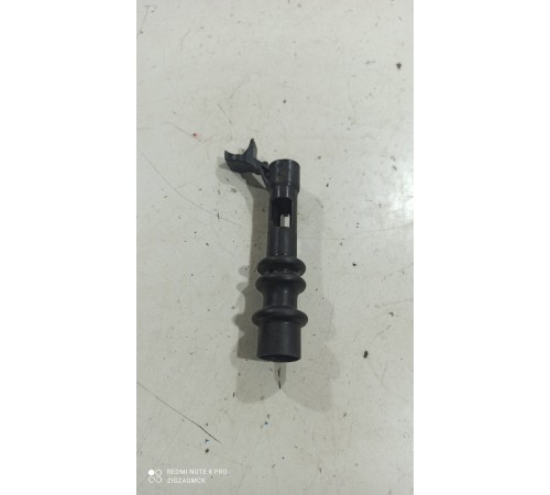 Толкатель лючка бензобака