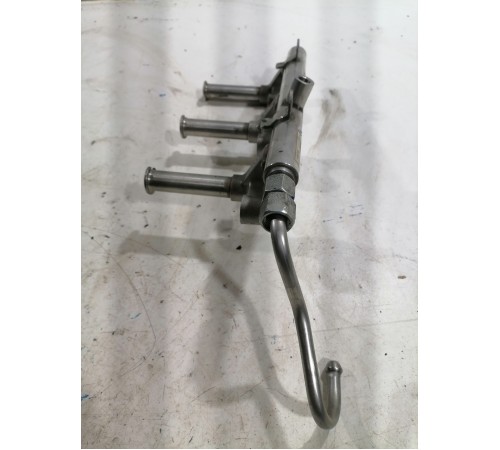 Рейка топливная (рампа)