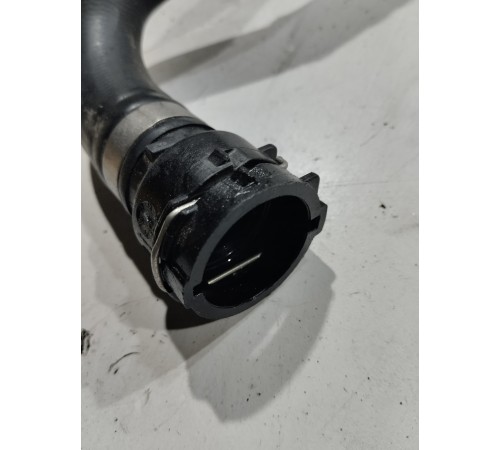 Патрубок системы охлаждения