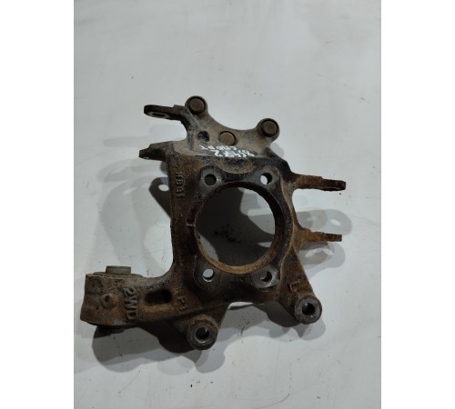 Поворотный кулак задний левый