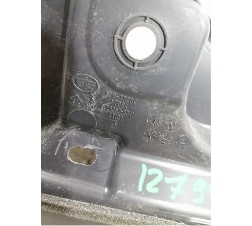 Накладка крыла левая