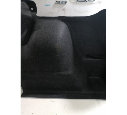 Обшивка багажника правая