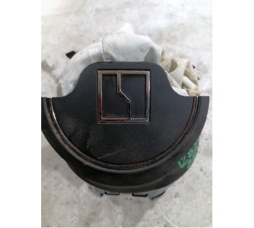 Подушка безопасности водителя