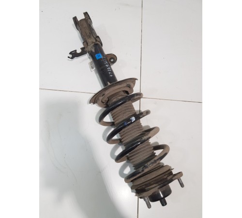 Амортизатор подвески передний правый в сборе