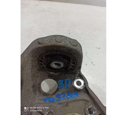 Кулак поворотный(задний правый)