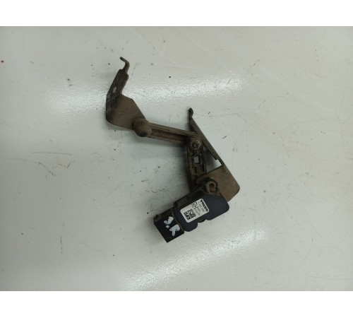 Датчик высоты дорожного просвета задний правый