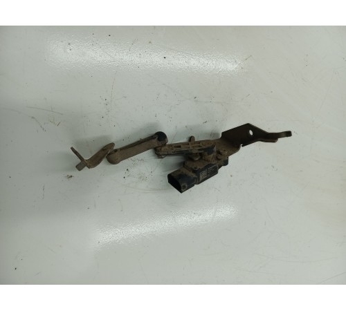 Датчик высоты дорожного просвета задний правый