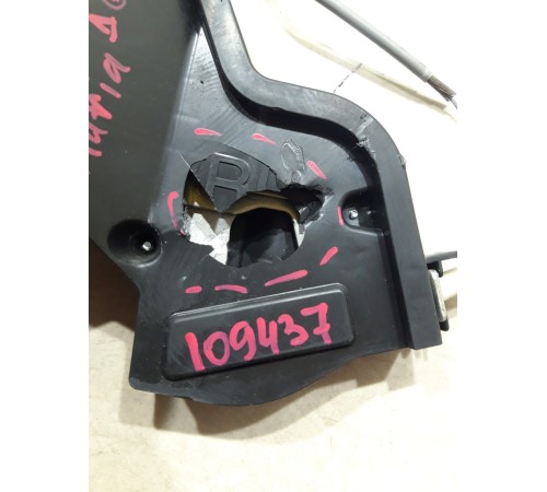 Замок правой сдвижной двери передний