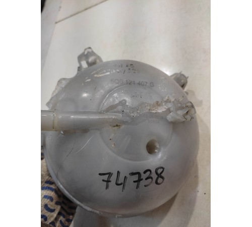 Расширительный бачок охлаждающей жидкости