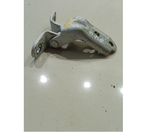 Петля двери(передняя левая верхняя)