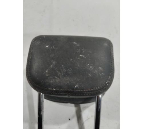 Подголовник сиденья (задний левый)