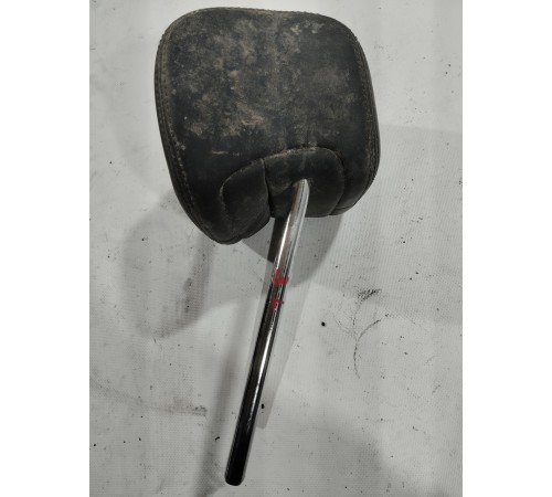 Подголовник сиденья (задний левый)