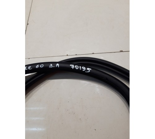 Уплотнитель двери (задний, левый)