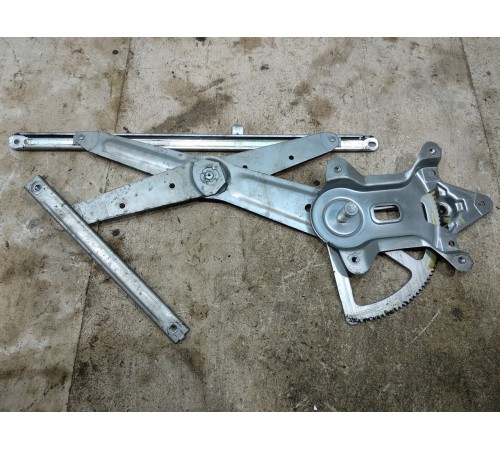 Стеклоподъемник электрический задний левый