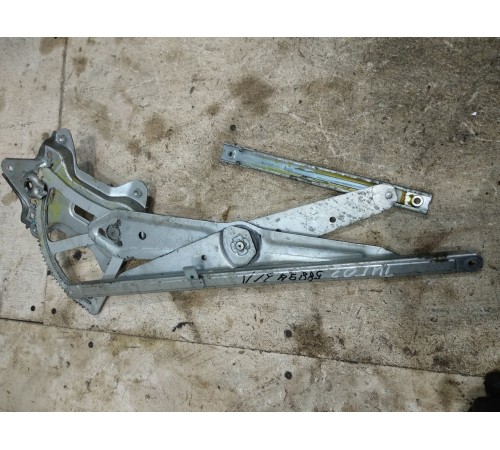 Стеклоподъемник электрический задний левый