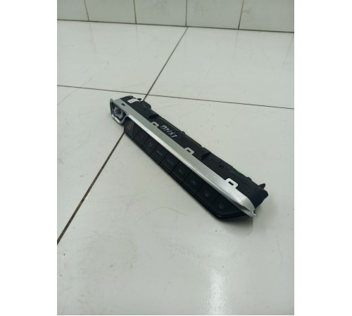 Блок управления климатом передний