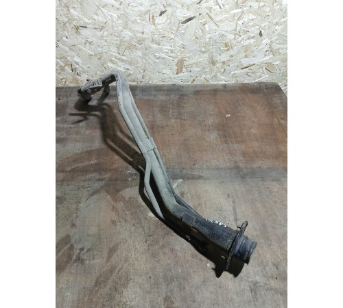 Горловина топливного бака