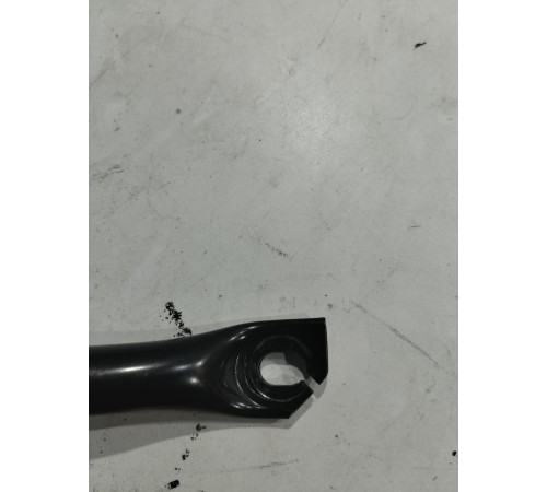 Распорка кузова передняя правая