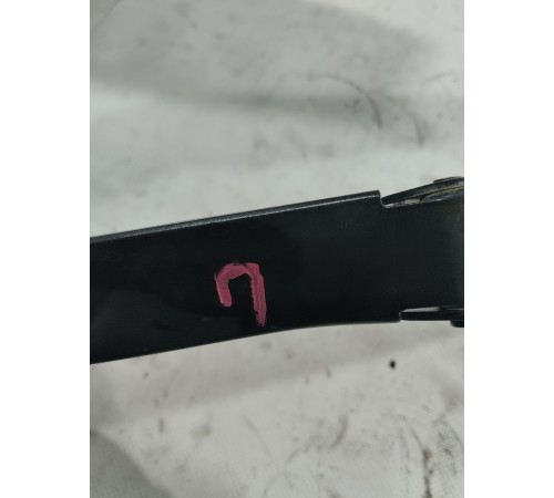 Поводок стеклоочистителя(левый)