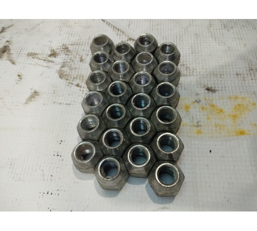 Комплект колесных гаек