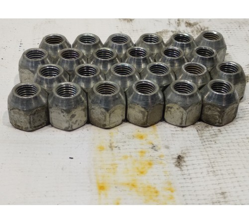 Комплект колесных гаек