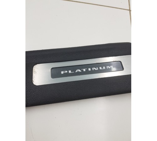 Накладка порога задняя правая с подсветкой