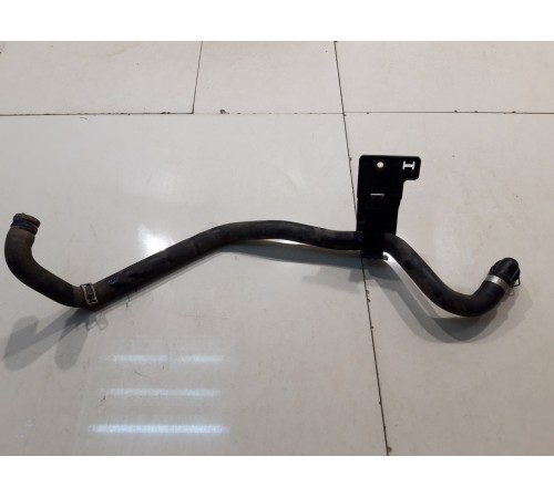 Патрубок системы охлаждения