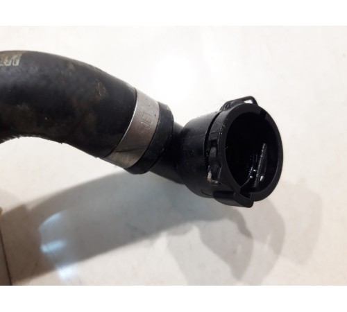 Патрубок системы охлаждения