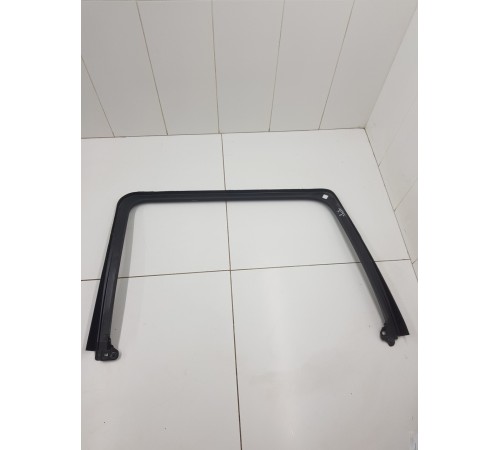 Накладка рамки стекла задняя левая внутренняя