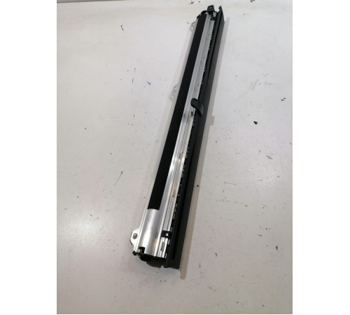 Солнцезащитная шторка двери задняя левая