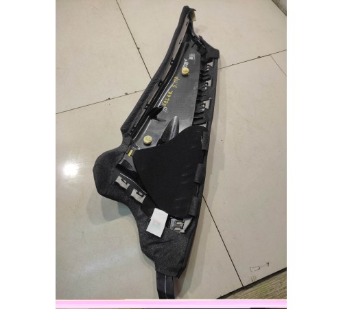 Накладка салона (задняя, правая)